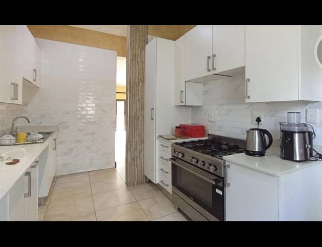 7 BEDROOM HOUSE FOR SALE IN SAVANNA HILLS